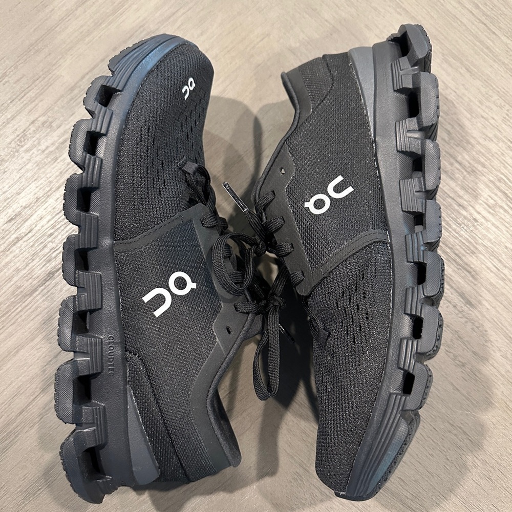 Women’s Size 8.5 Black On Cloud X Running Shoes